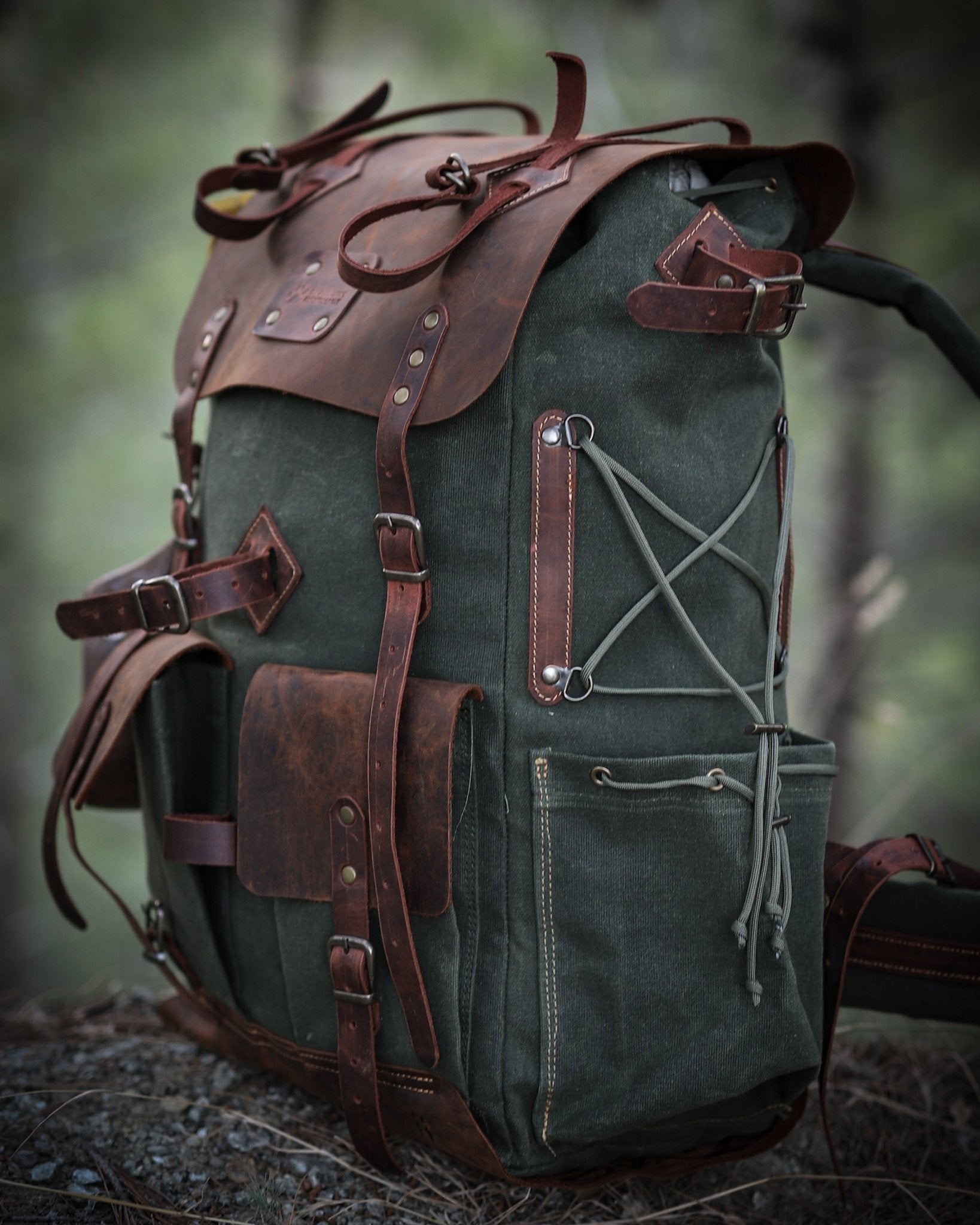 Backpack medium size rucksack in waxed canvas, with leather front