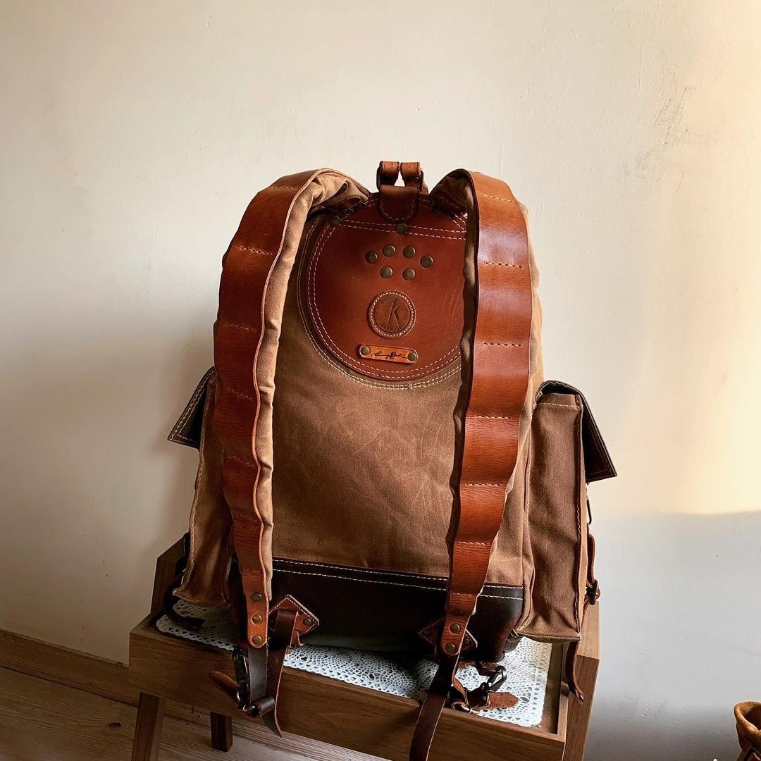 Military Canvas Backpack | MONTREAL